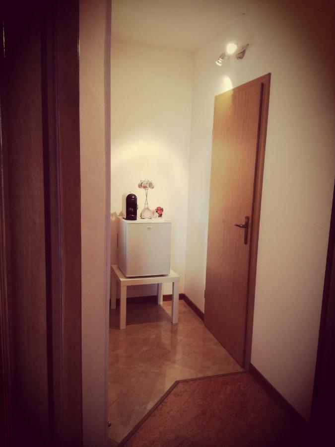 Room Kris With Private Entrance & Private Bathroom Vilanija Exteriér fotografie